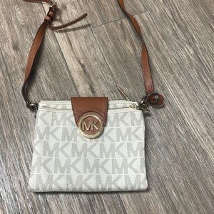Michael Kors white and brown cross body like new condition